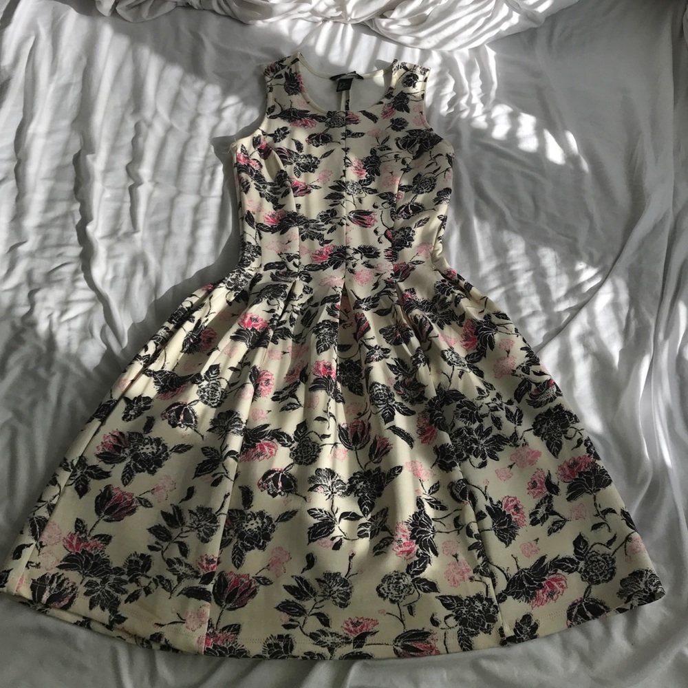 Adorable floral H&M dress
